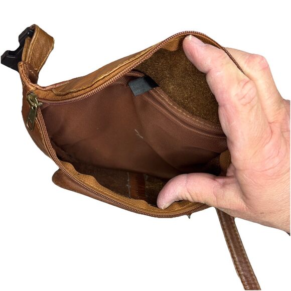Brown Genuine Leather Fanny-Pack/Belt-Bag, Made in Columbia Hidden Pocket Back - Picture 6 of 6
